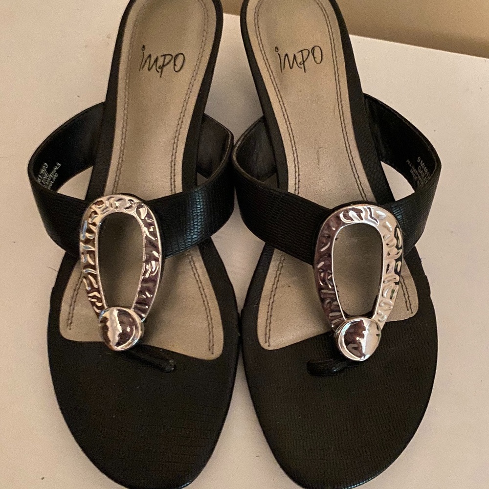 BLACK WEDGE HEEL SANDAL